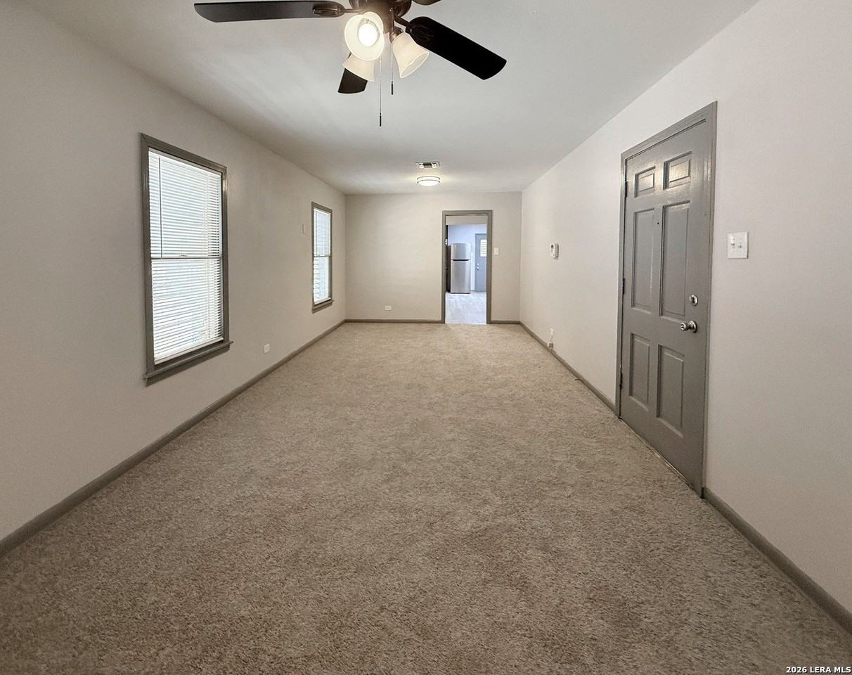 203 Hot Wells Blvd - Photo 4 of 14