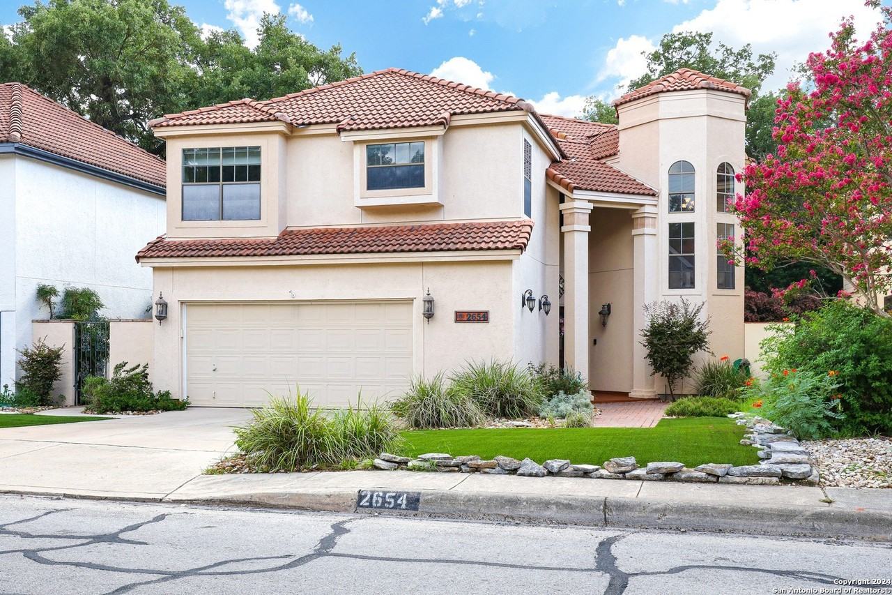 2654 Chestnut Bnd - Photo 2 of 39