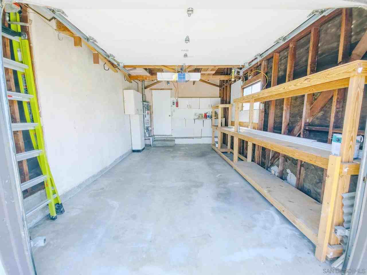4635 Virginia Ave - Photo 3 of 26