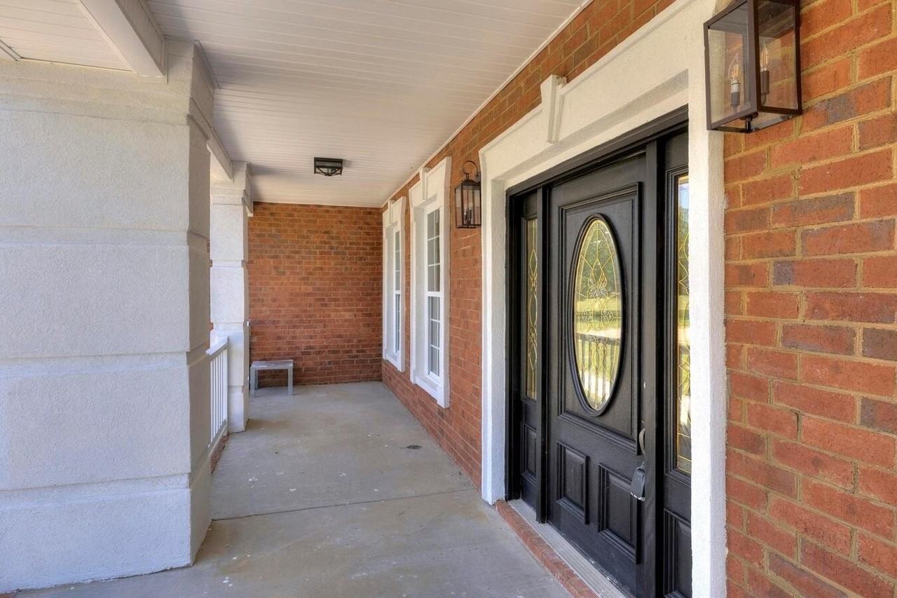2090 4 Bridges Road - Photo 3 of 41