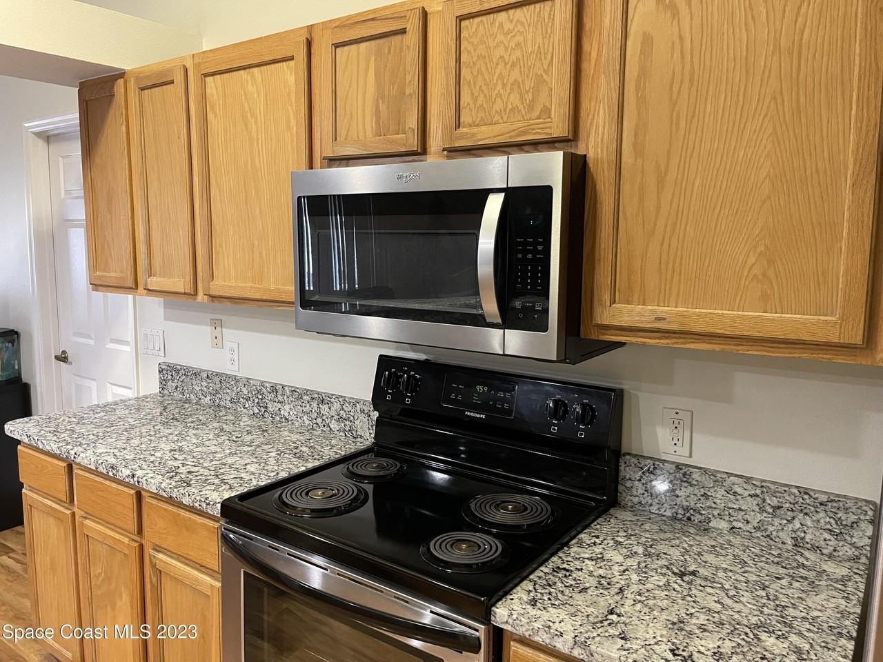 1738 Loquat Ct Nw - Photo 5 of 28