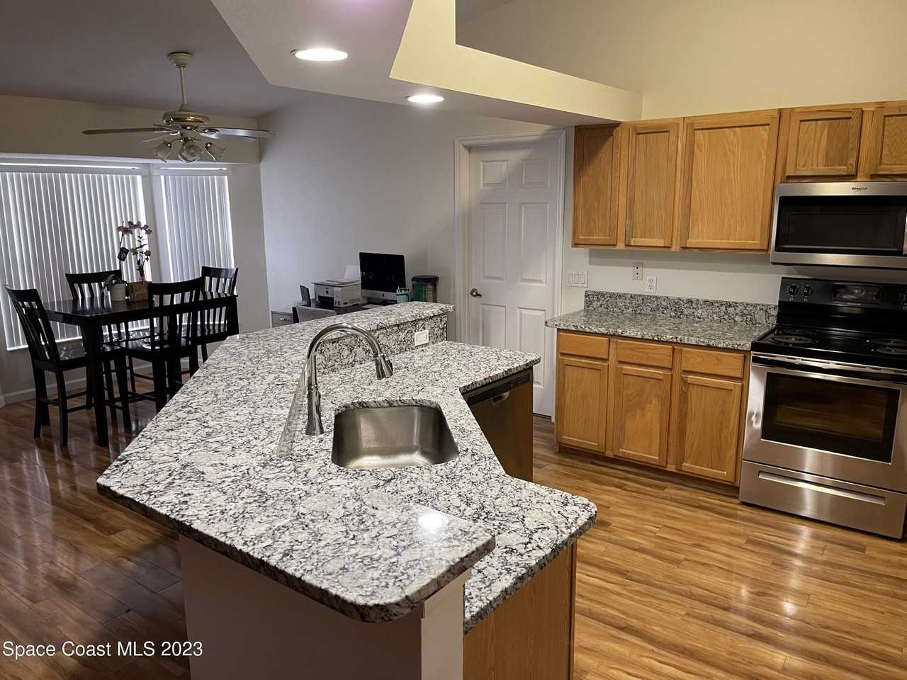 1738 Loquat Ct Nw - Photo 7 of 28