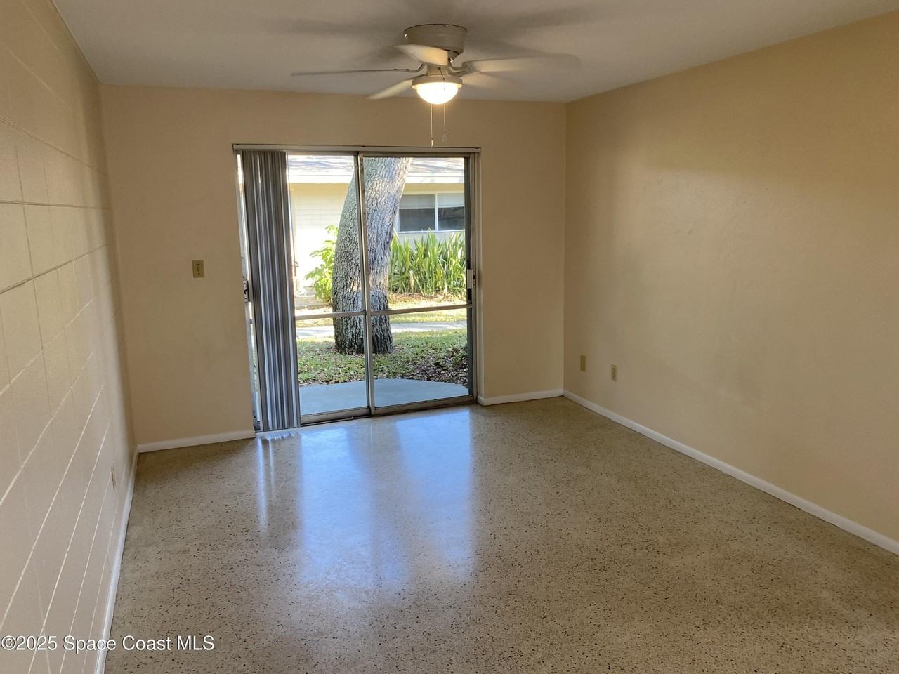 1558 Guava Ave #B - Photo 5 of 15