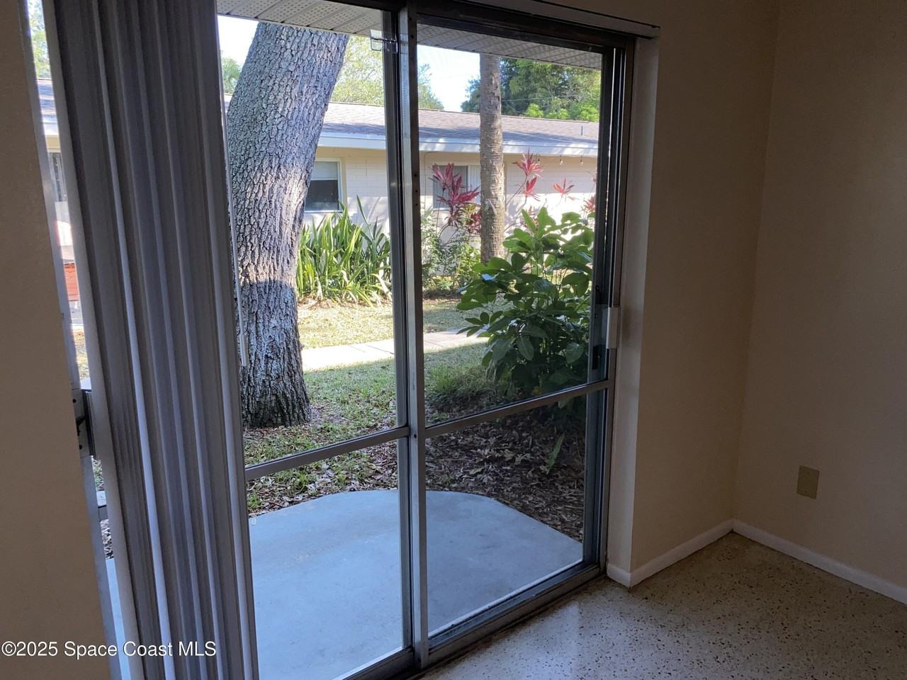 1558 Guava Ave #B - Photo 6 of 15