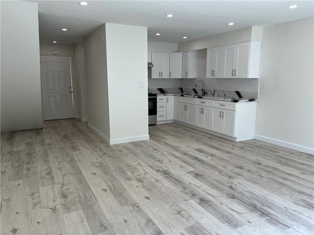 12314 Breezewood Dr - Photo 4 of 30