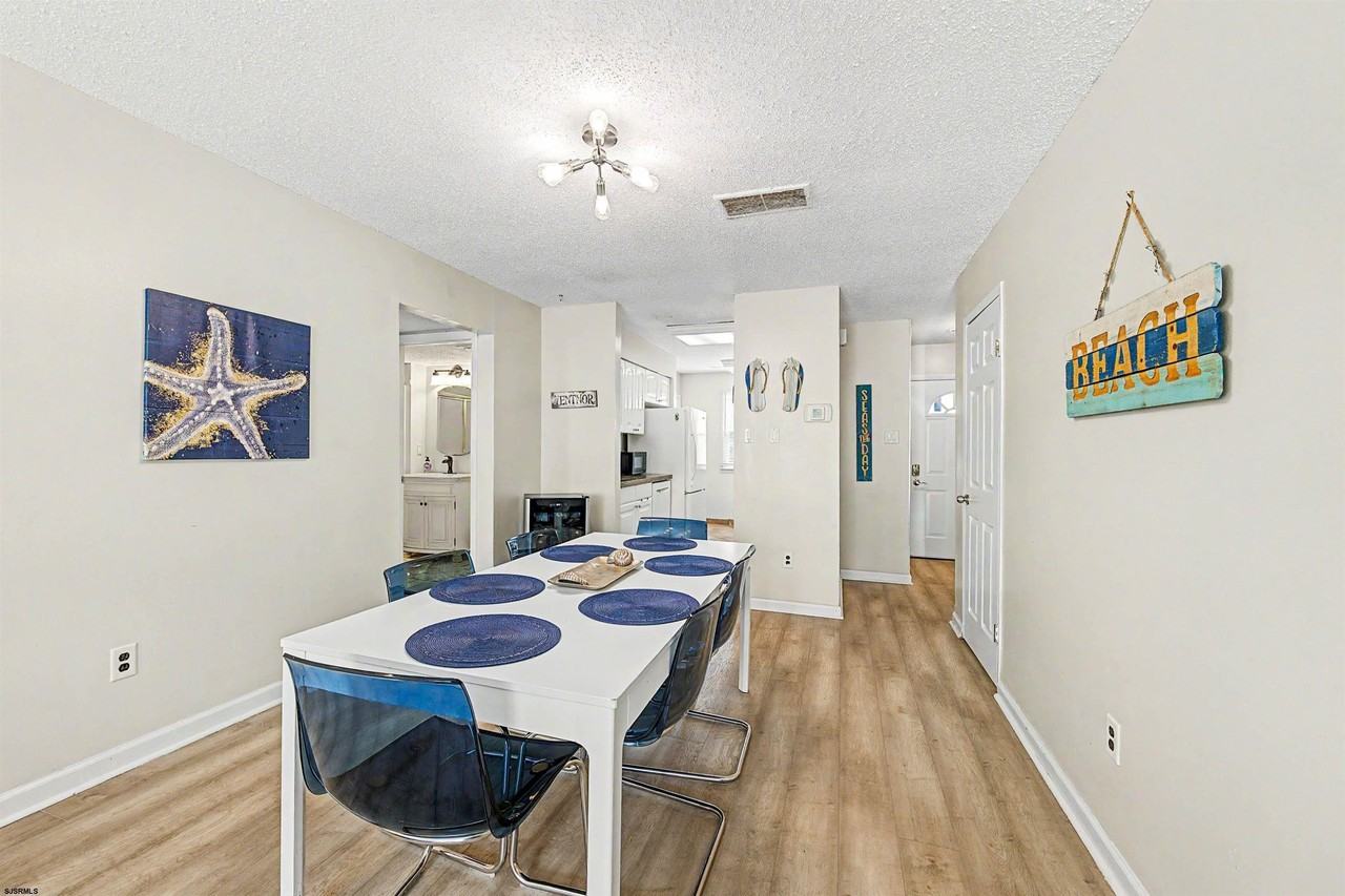 423 Berkshire Dr - Photo 6 of 27