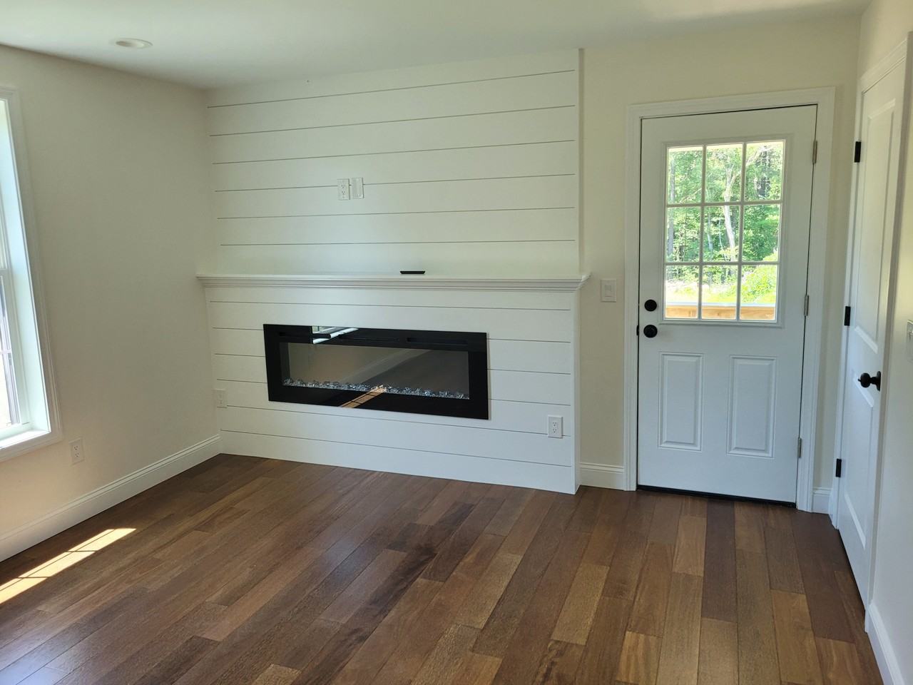267 S Main St - Photo 6 of 11