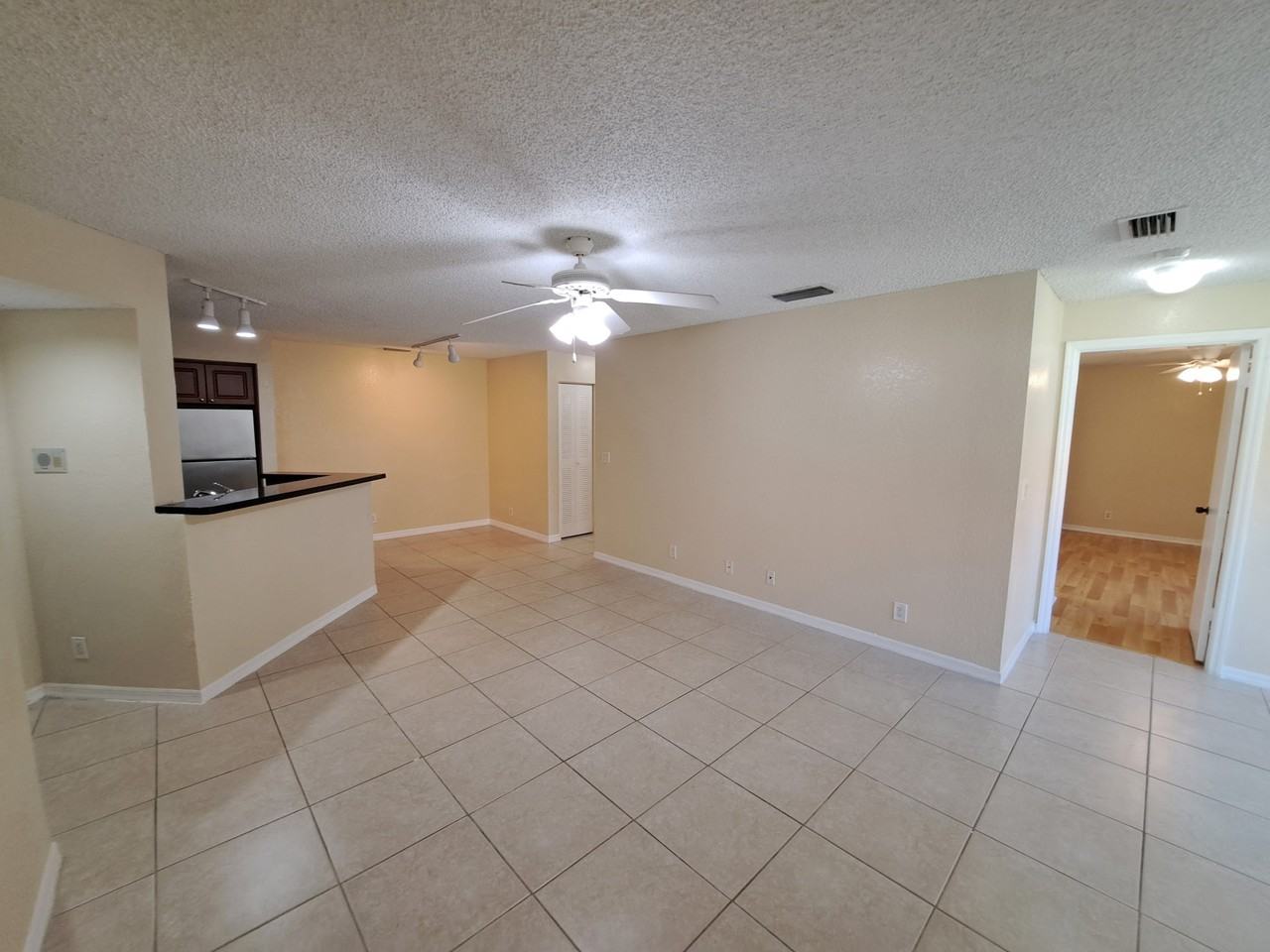 3470 Pinewalk Dr N - Photo 4 of 24