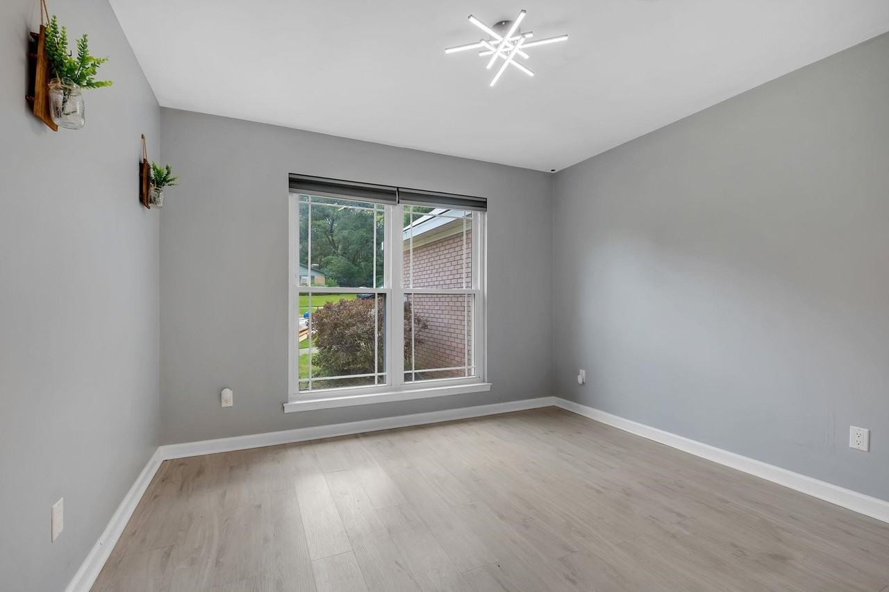 4916 Heathe Dr - Photo 2 of 14