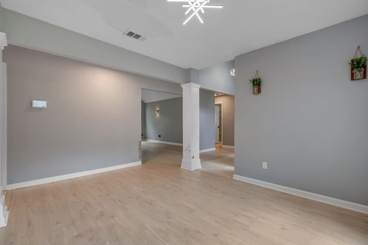 4916 Heathe Dr - Photo 3 of 14