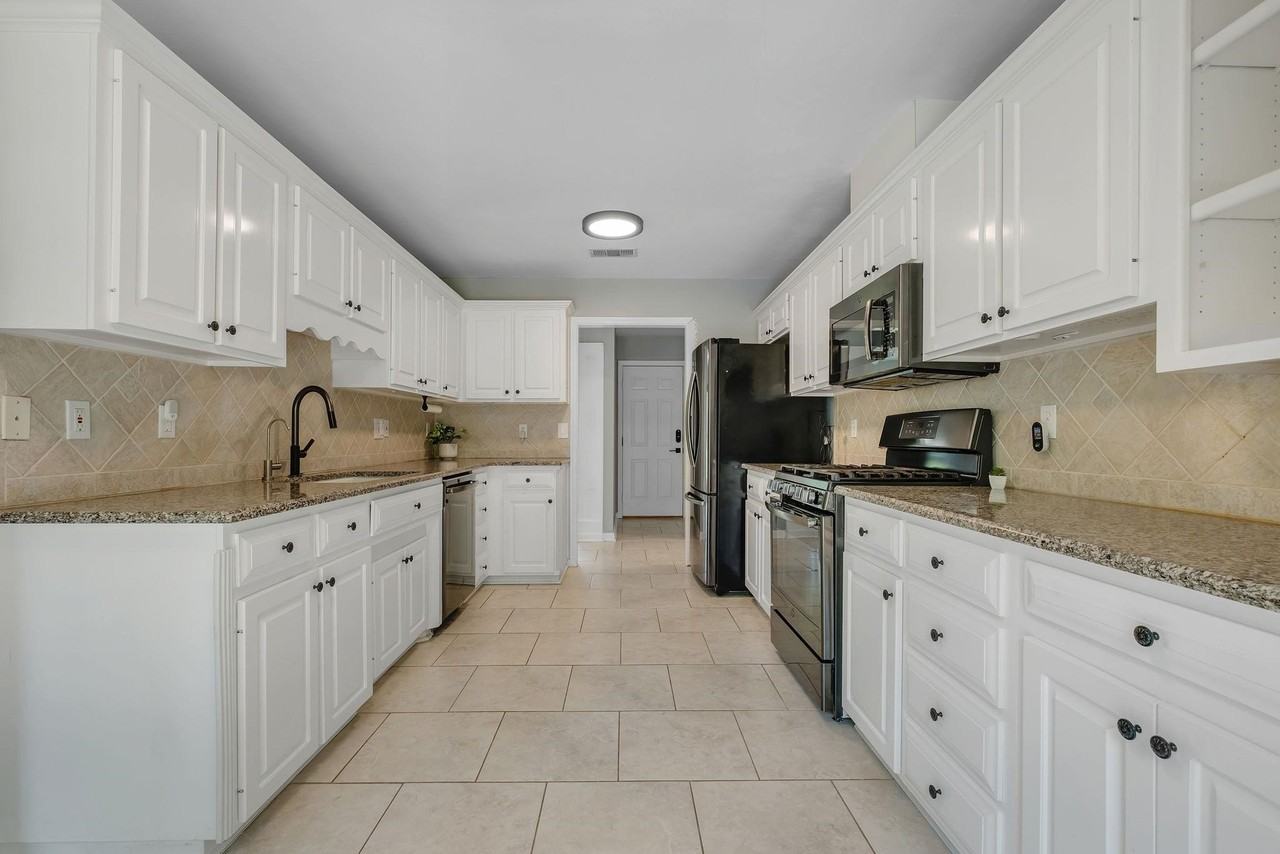 4916 Heathe Dr - Photo 7 of 14