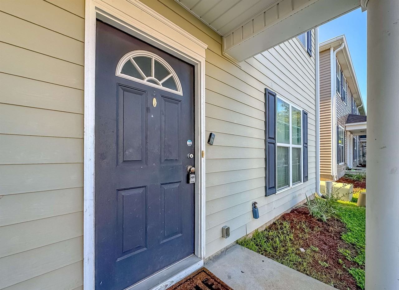 1965 Corvallis Ave - Photo 2 of 44