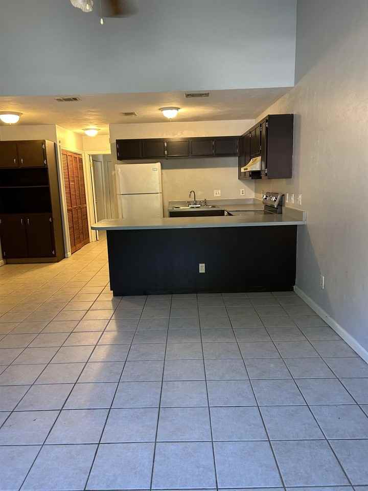 1099 Ocala Rd - Photo 4 of 16