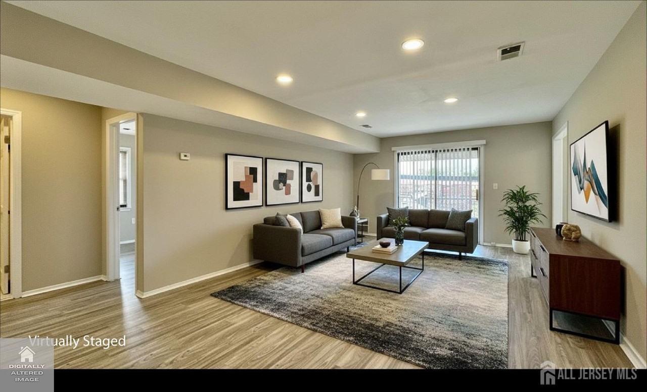 1511 Raspberry Ct
