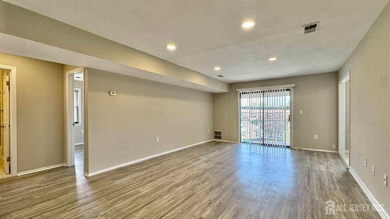1511 Raspberry Ct - Photo 2 of 12