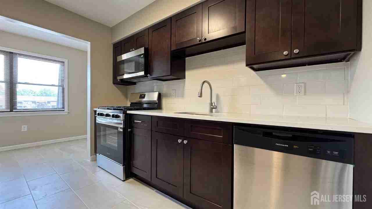 1511 Raspberry Ct - Photo 7 of 12