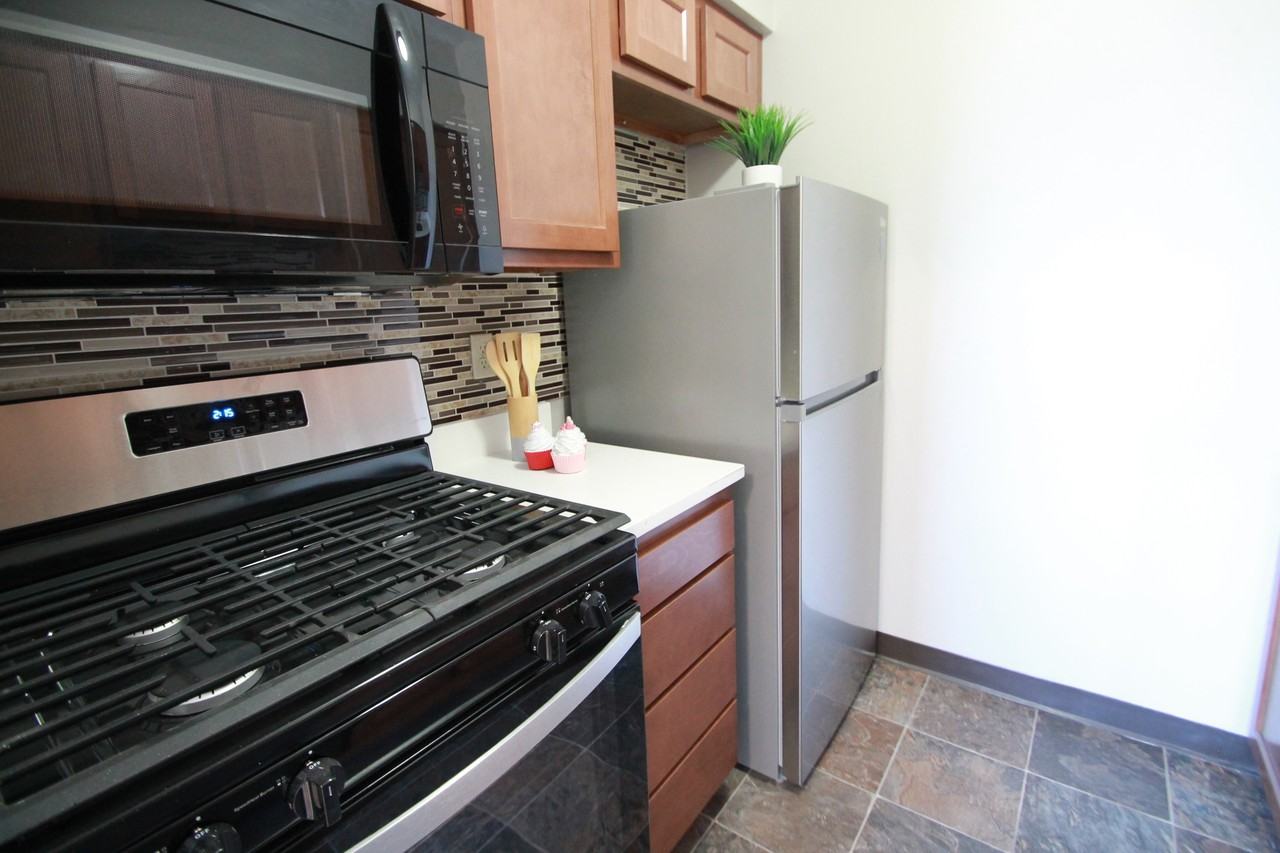 5388 MAIN STREETAPT 2 #5388-02 - Photo 3 of 7