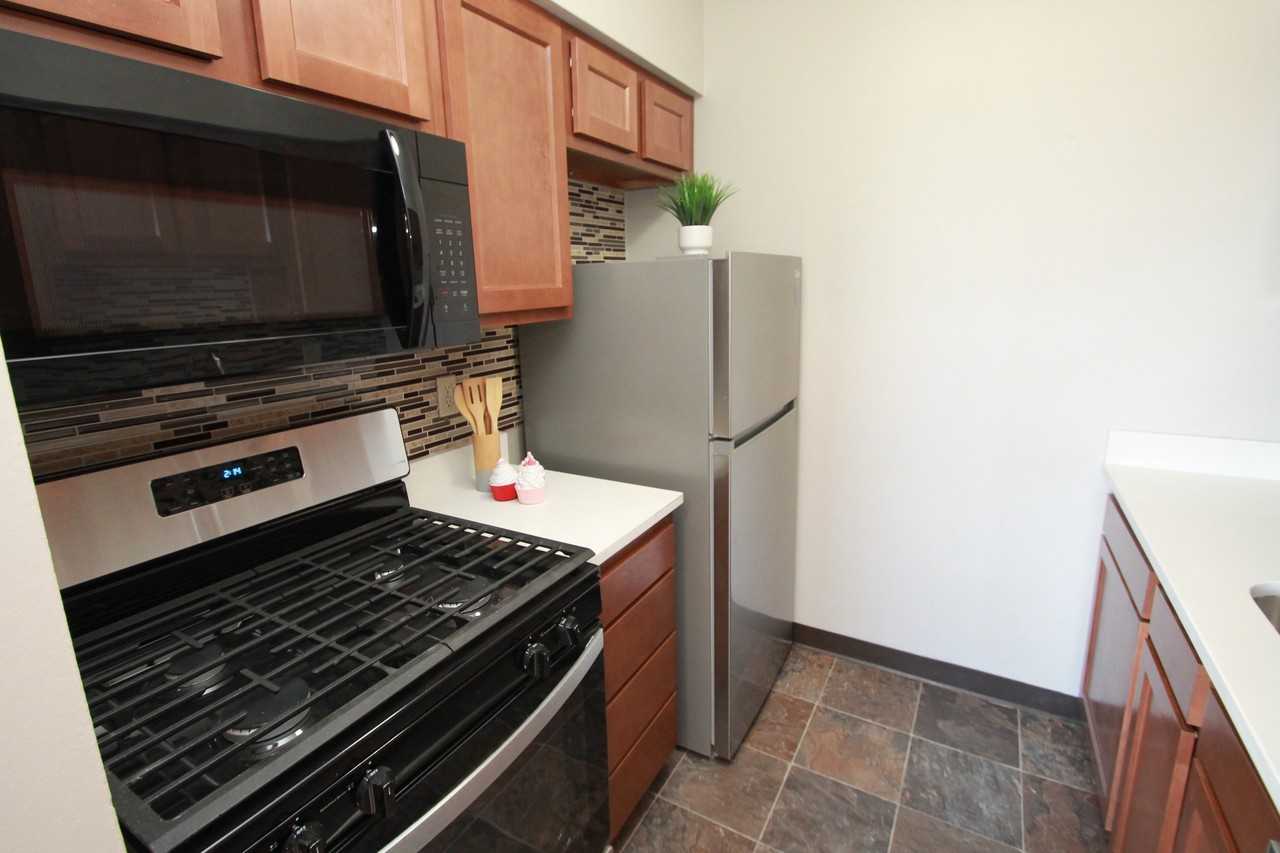 5388 MAIN STREETAPT 2 #5388-02 - Photo 4 of 7