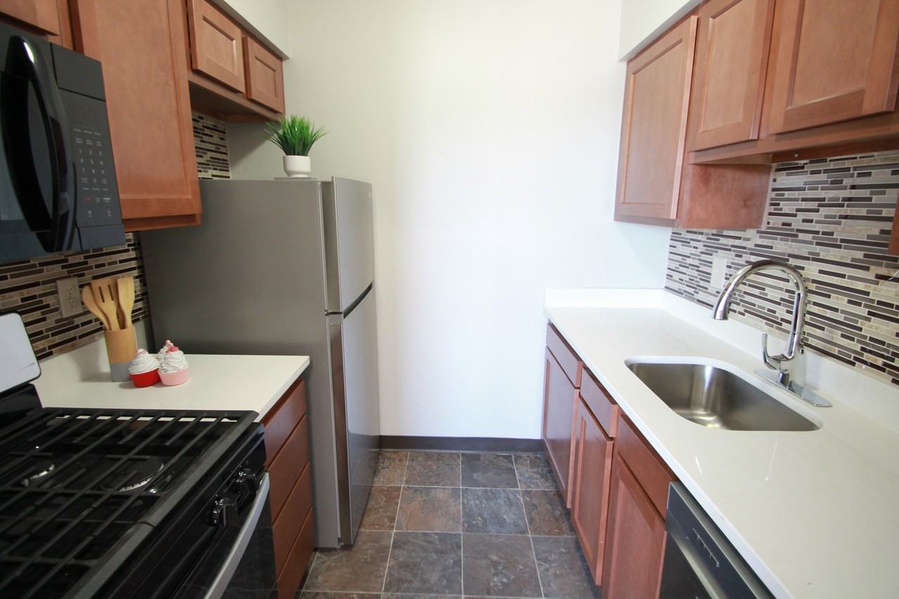 5388 MAIN STREETAPT 2 #5388-02 - Photo 5 of 7
