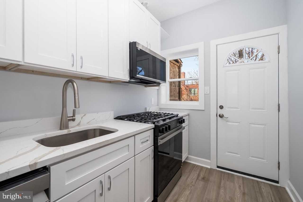 1209 Shepherd St Nw - Photo 5 of 13
