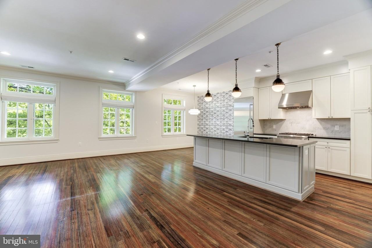 1848 Biltmore St Nw #4 - Photo 3 of 20