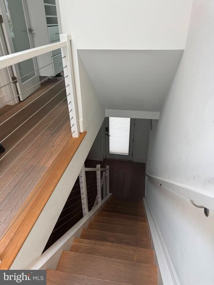 1338 Pennsylvania Ave Se - Photo 3 of 24