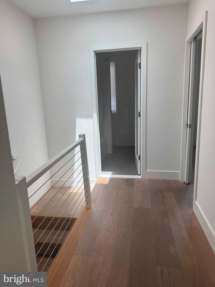 1338 Pennsylvania Ave Se - Photo 4 of 24