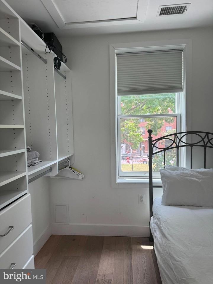 1338 Pennsylvania Ave Se - Photo 5 of 24
