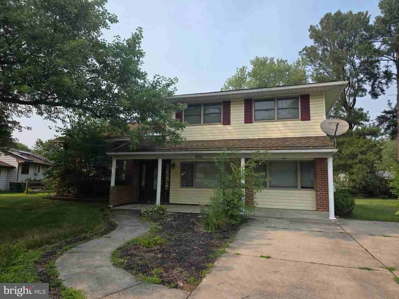 812 Leeds Ln - Photo 2 of 35