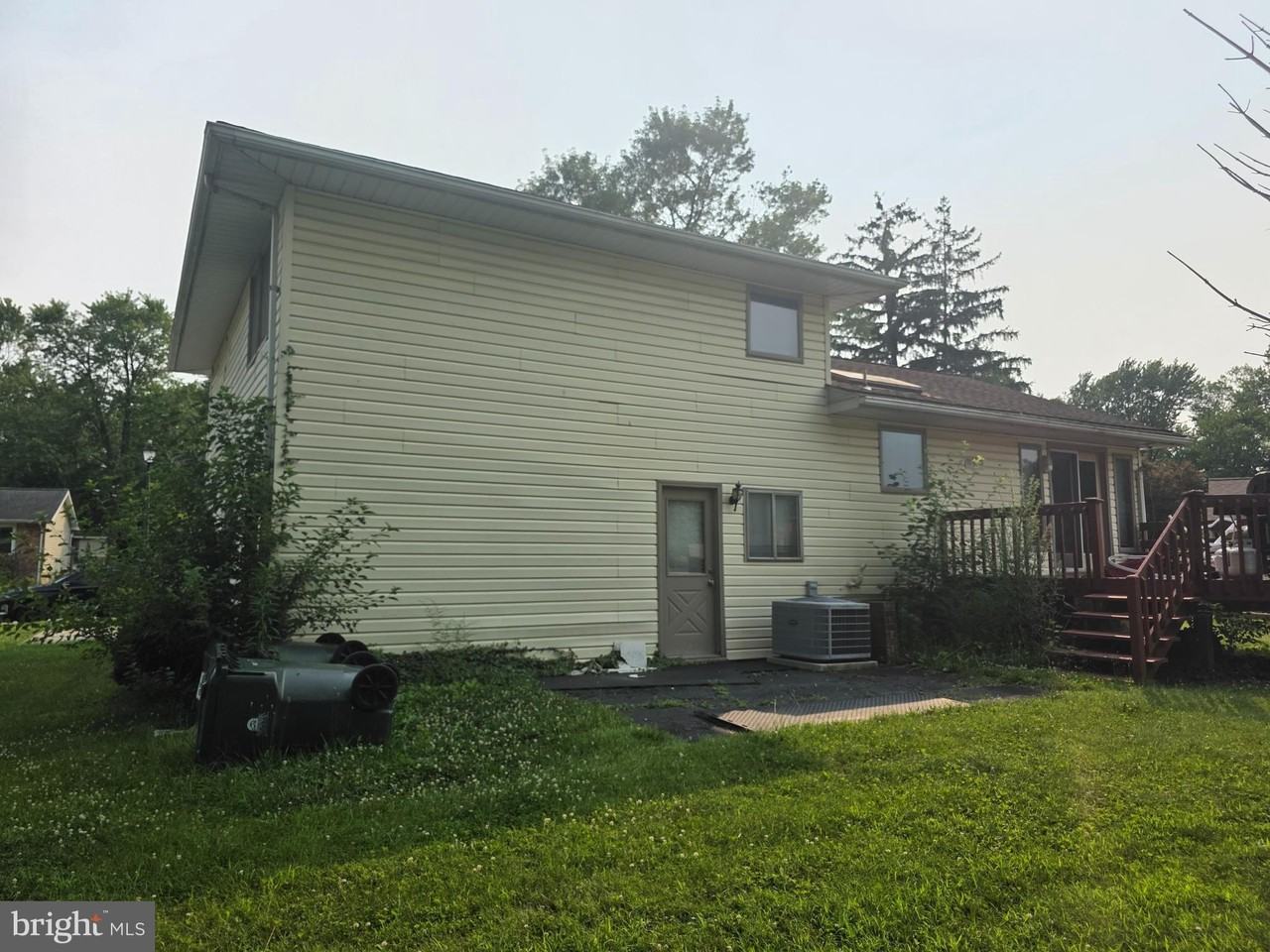 812 Leeds Ln - Photo 3 of 35