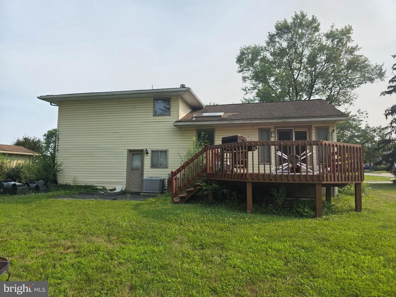 812 Leeds Ln - Photo 4 of 35