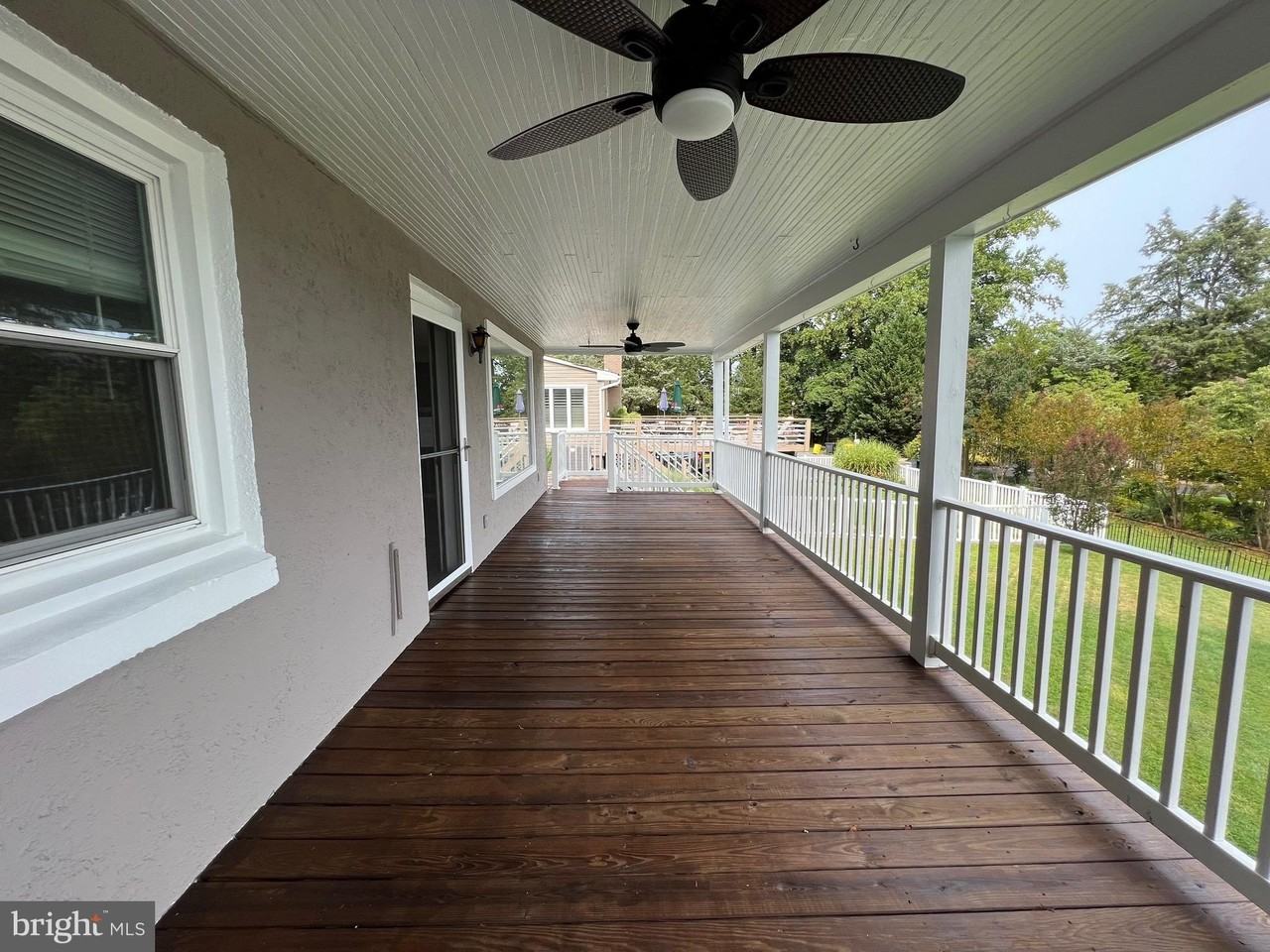 504 Walnut Dr - Photo 3 of 42