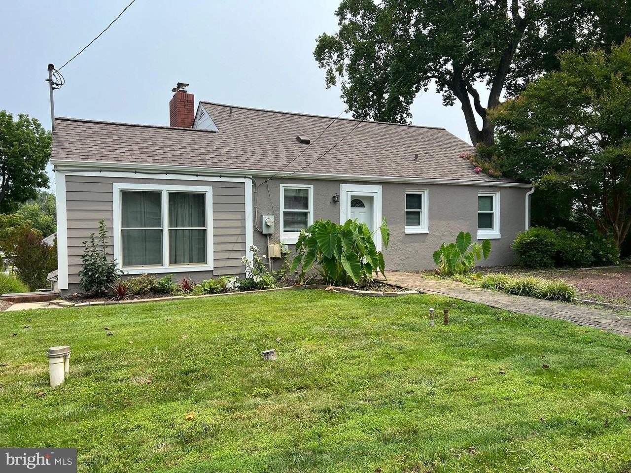 504 Walnut Dr - Photo 5 of 42
