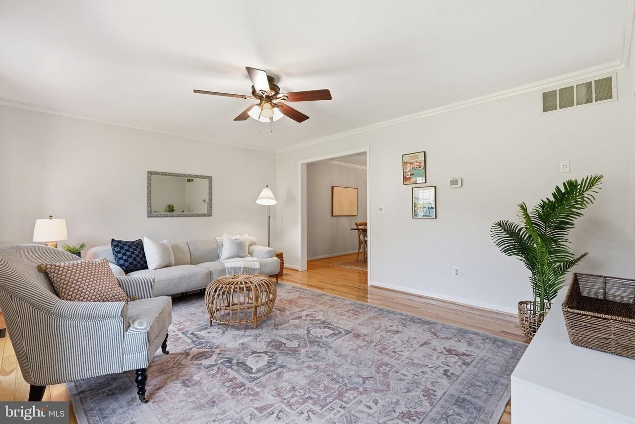 1294 Doubleday Dr - Photo 3 of 36
