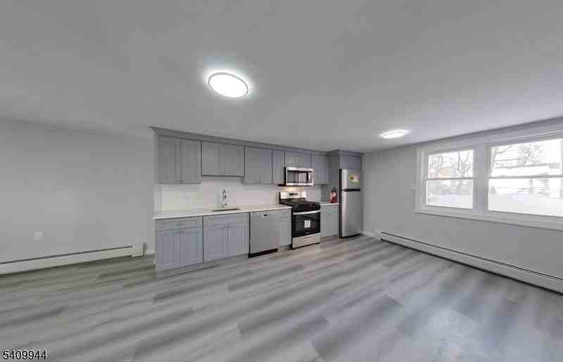 130 1st St ##4 - Photo 4 of 14
