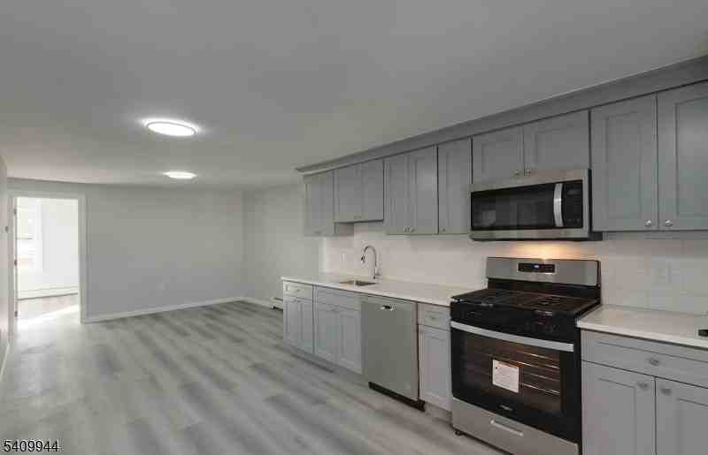 130 1st St ##4 - Photo 6 of 14