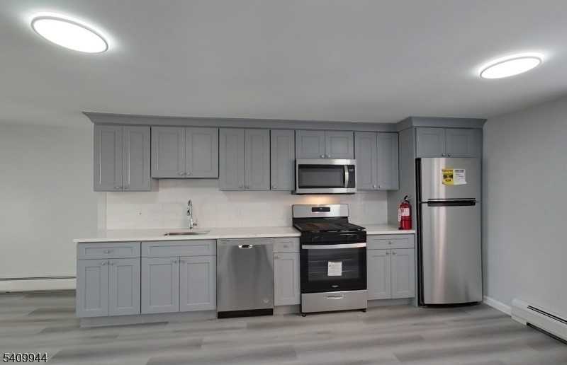 130 1st St ##4 - Photo 7 of 14