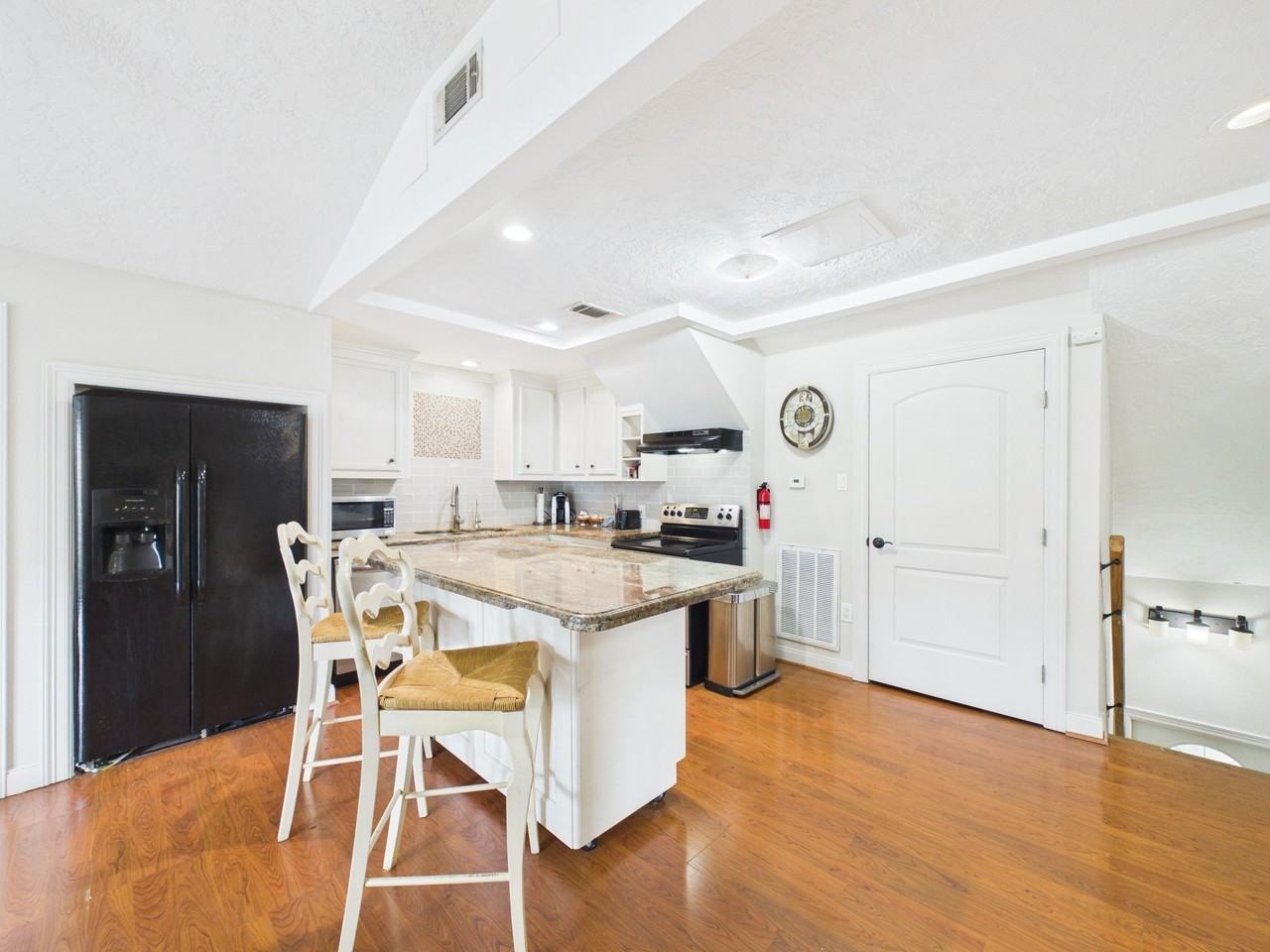 5110 Academy St Apt 5 - Photo 5 of 27