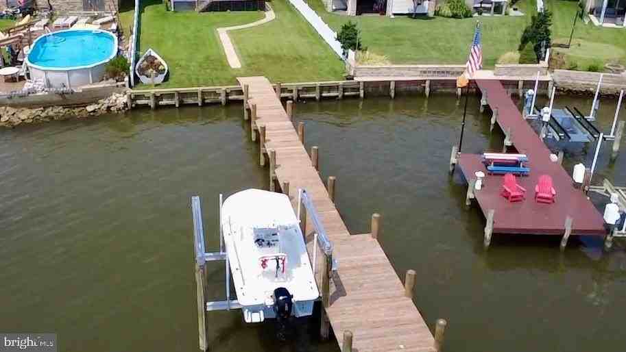 9135 Cuckold Point Rd - Photo 7 of 50