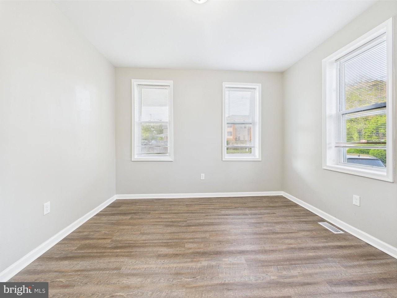 300 W Chesapeake Ave #1 - Photo 3 of 19
