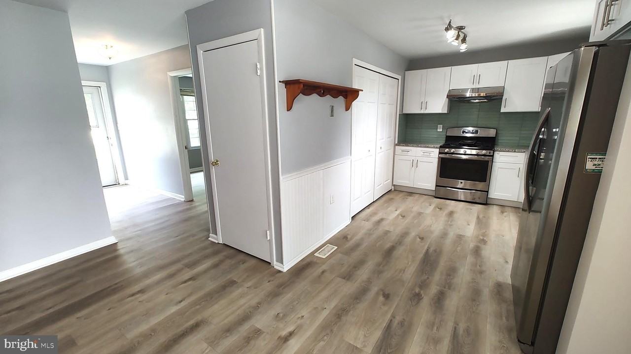 8027 Shore Rd - Photo 2 of 42