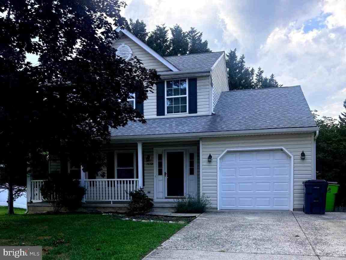 1412 Banavie Ter E - Photo 4 of 16