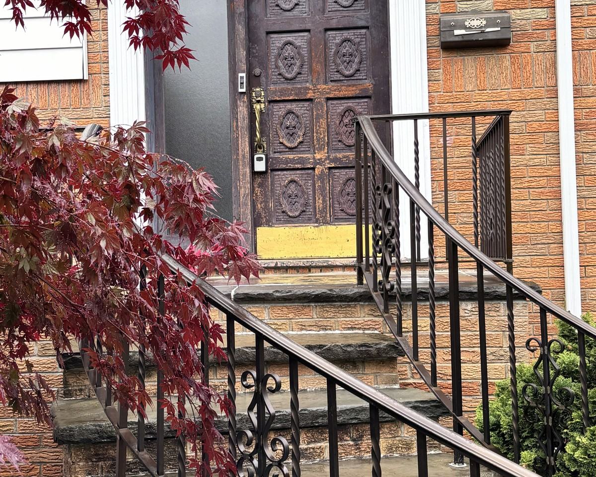 382 4th Ave - Photo 2 of 11
