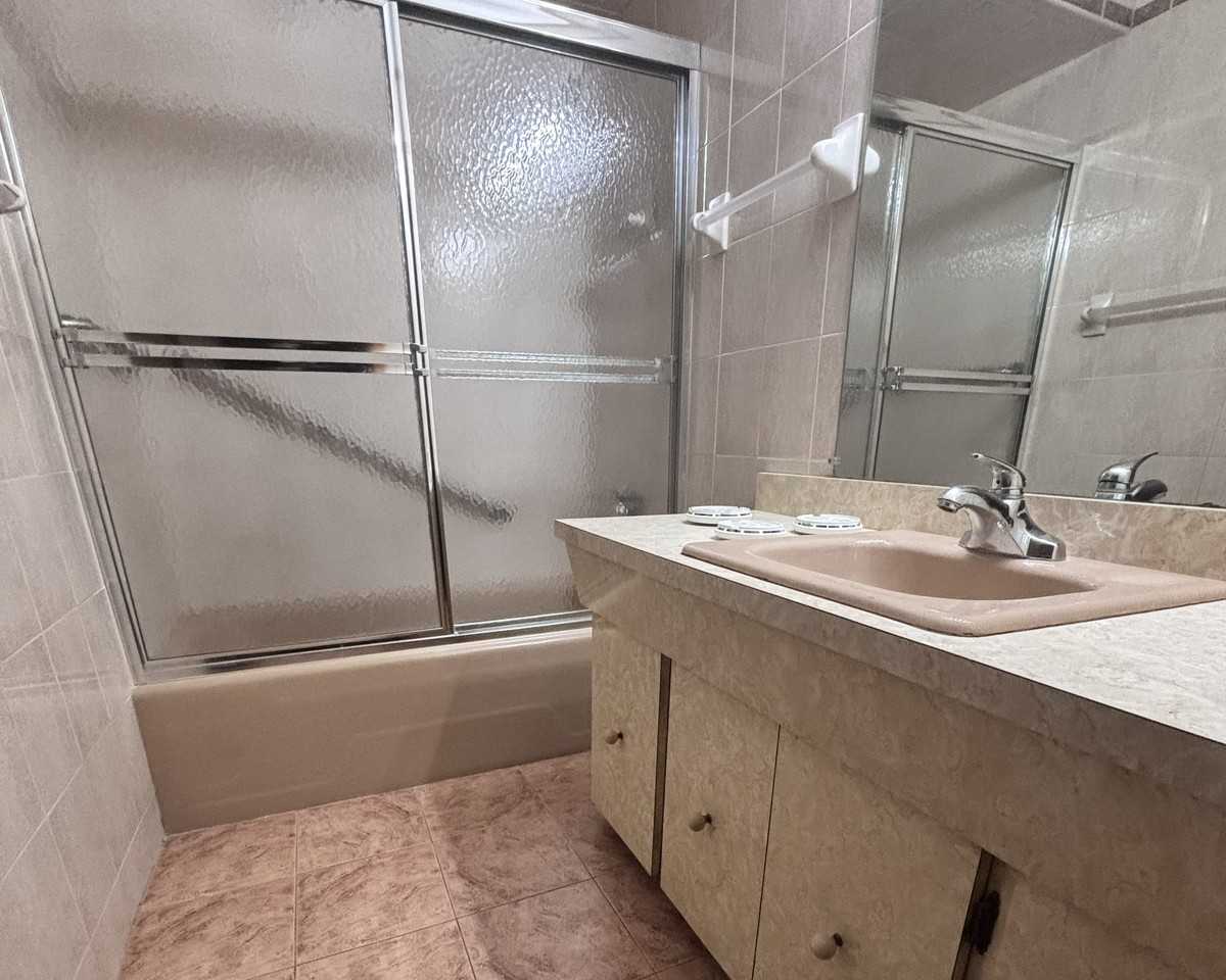 382 4th Ave - Photo 5 of 11