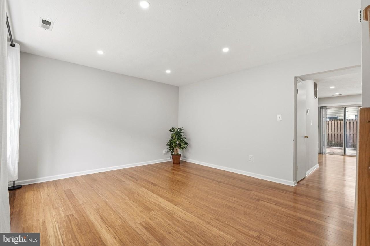 15711 Ambiance Dr - Photo 6 of 34