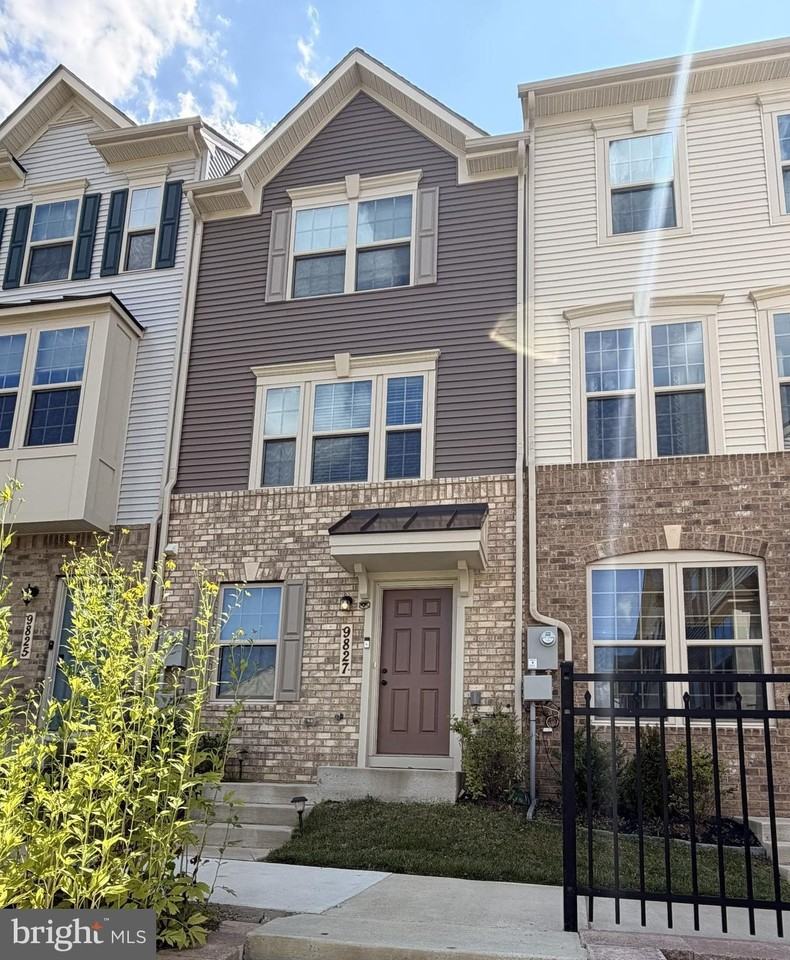9827 Posterity Ln - Photo 2 of 28
