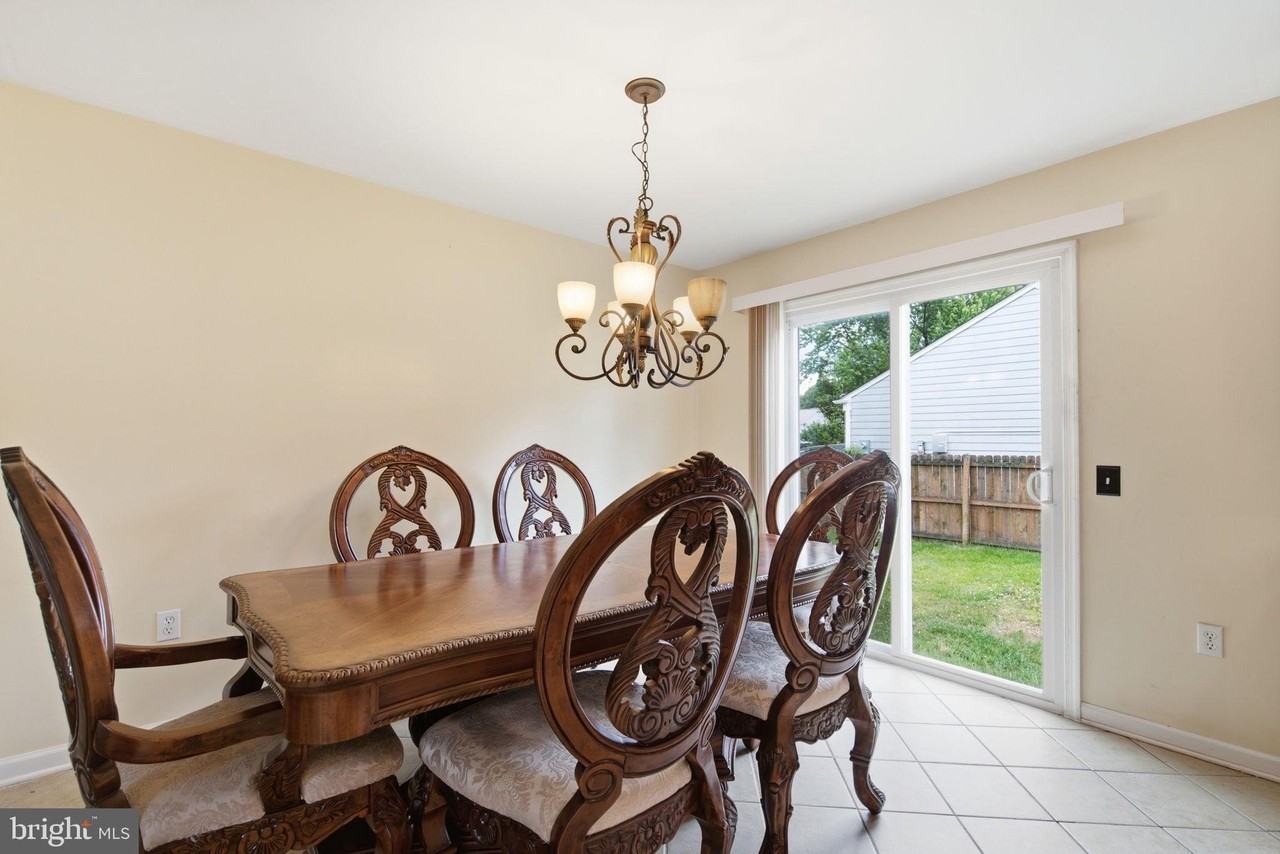 10205 Balsamwood Dr - Photo 6 of 43