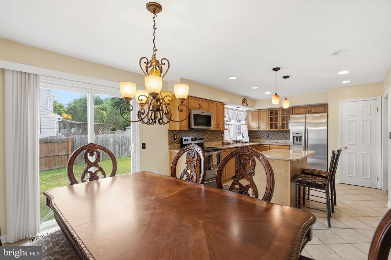 10205 Balsamwood Dr - Photo 7 of 43