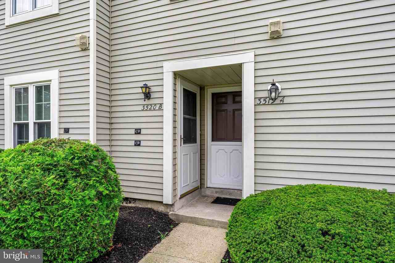3520-B Neils Ct - Photo 3 of 33