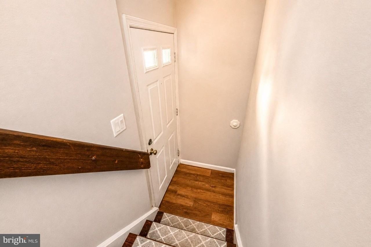 3520-B Neils Ct - Photo 4 of 33